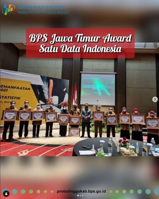 Pemberian penghargaan oleh BPS Prov.Jawa Timur